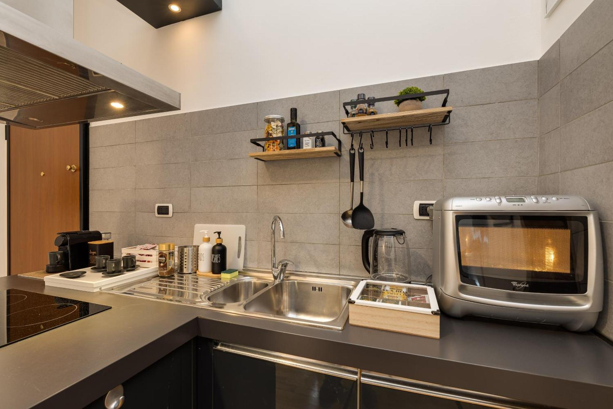 Colosseum Sweet Life Apartment โรม ภายนอก รูปภาพ